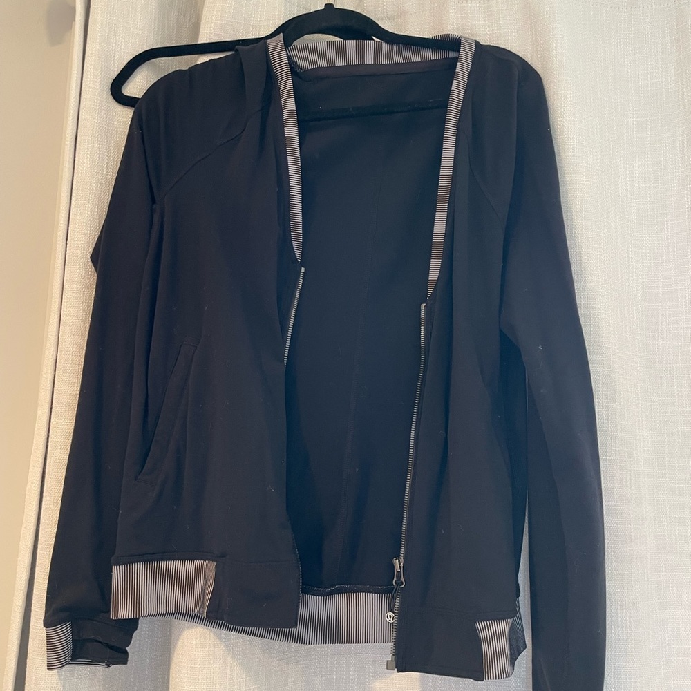 Lulu lemons jacket no hood. Size 8. Used